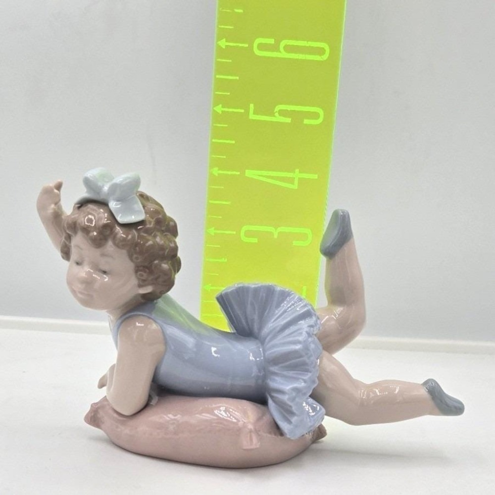 Lladro Retired Figurine 5472 Dreaming Ballerina Little‎ Girl on Pillow Glazed - Picture 5 of 7